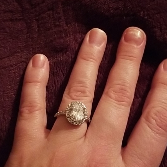 Ring - Picture 2 of 4